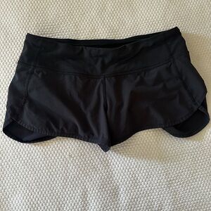 Black Lululemon speed up short 2.5’